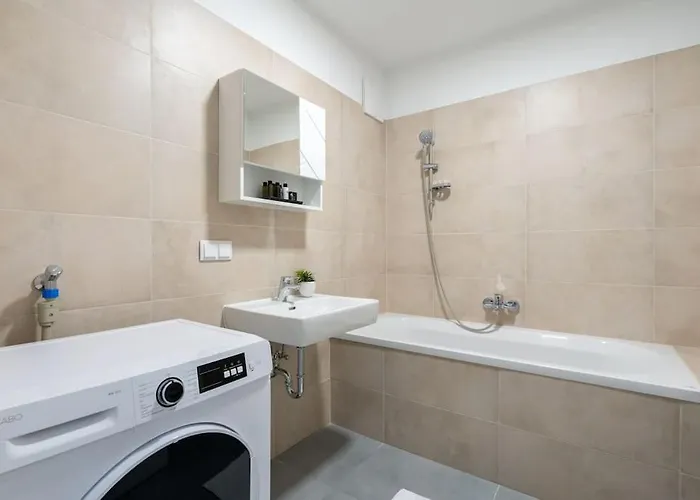 Quiet 1br Oasis, Fast Path By Hm Βιέννη