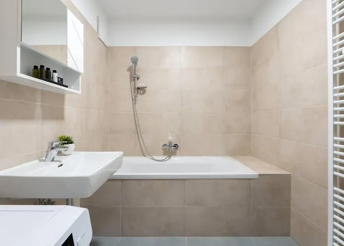 Quiet 1br Oasis, Fast Path By Hm Βιέννη